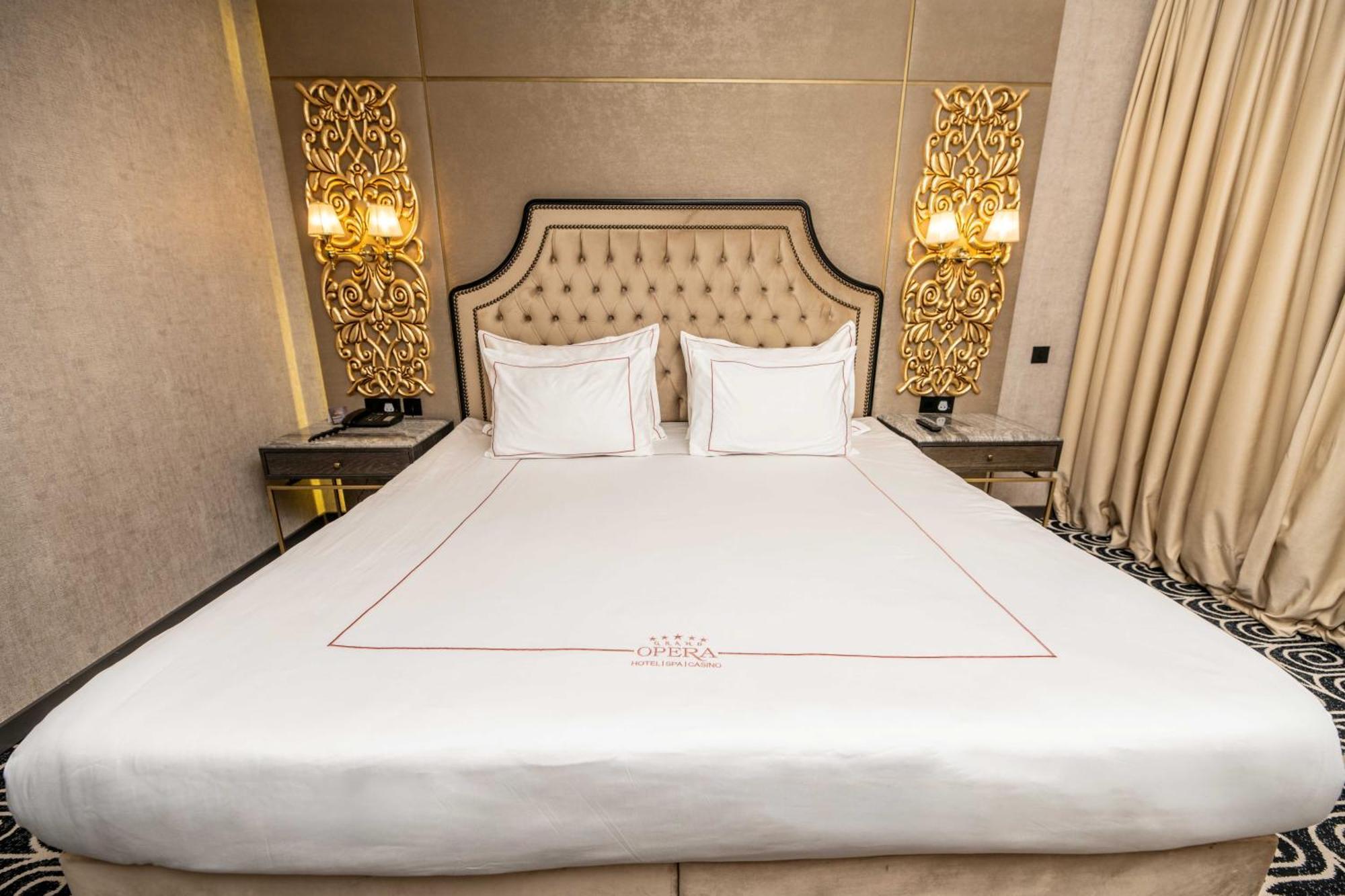 Grand Opera Hotel & Casino & Spa Kyrenia  Eksteriør billede